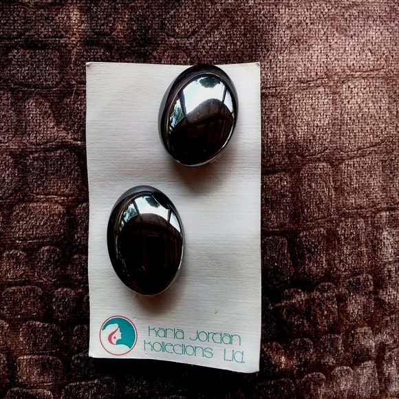 Vintage Karla Jordan - Hematite Oval Earrings - Picture 1 of 4